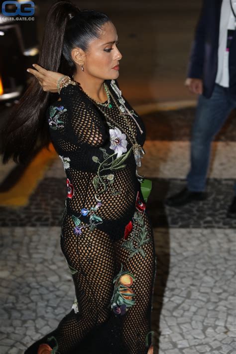 Salma Hayek Nude Pictures Onlyfans Leaks Playboy Photos Sex Scene Uncensored