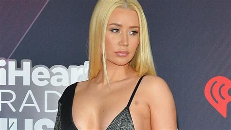 Iggy Azalea Naked Rapper Poses Nude On Instagram For Fashion Nova