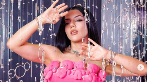 El bikini estampado que te hará lucir cuerpazo en la playa ideal para curvys como Doris Jocelyn