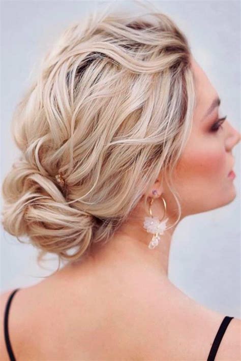 Hair Bun For Short Hair Updo And Half Up Ideas You Should Try Right Now