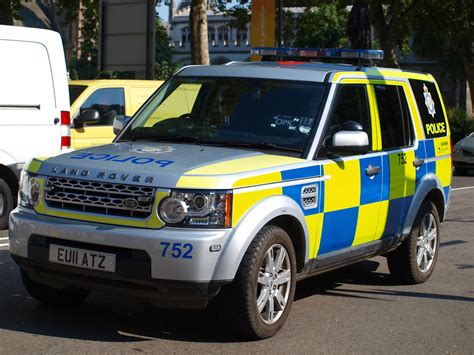 Ministry Of Defence Police Land Rover Discovery 4 Response Car EU11