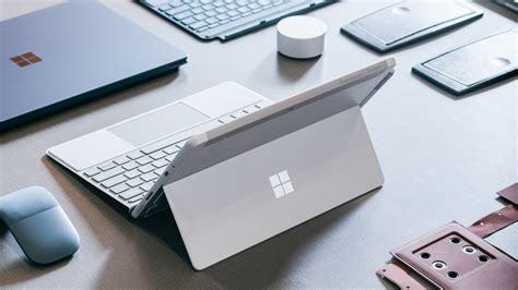Microsoft Presenta Surface Go Il 2 In 1 In Versione Low Cost Wired