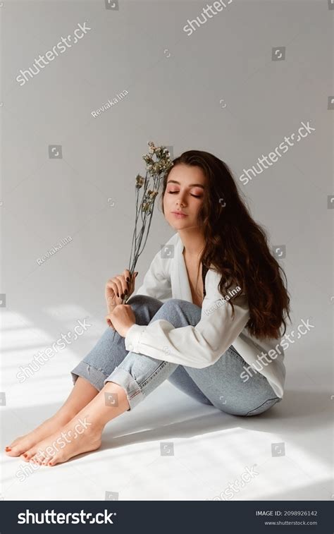 Charming Model Girl Nude Makeup Wearing Stock Photo Shutterstock