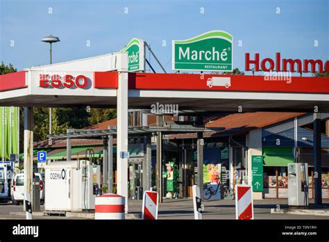 Esso europe hi-res stock photography and images - Alamy
