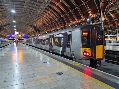 He 387131 And 387132 London Paddington Railway Station Flickr