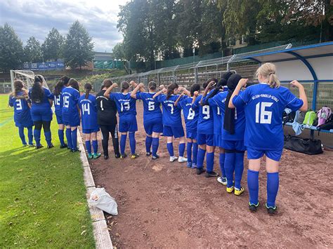 Supergirls Zweiter Platz bei der Stadtmeisterschaft im Fußball