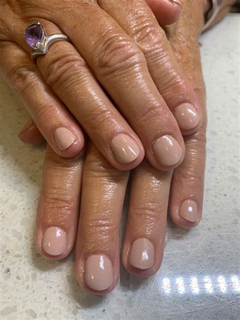 Nice Neutral Gel Mani The Gel Bottle Nude Gel Mani Gel Nails Nude Nails