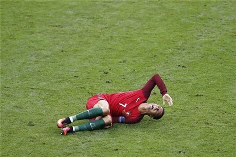 Cristiano Ronaldo Injury: Updates on Portugal Star's Knee and Return | Bleacher Report