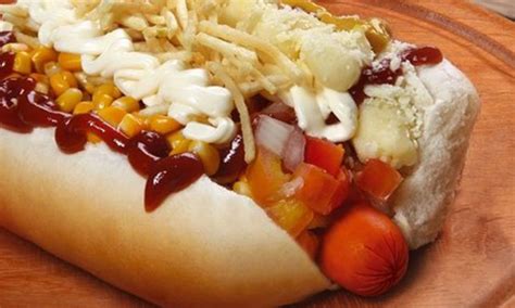 Hot dog linguiça e cerveja artesanal invadem São Paulo