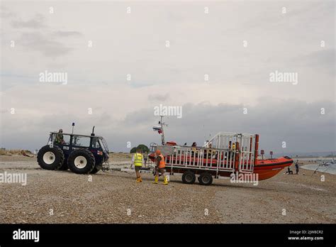 Rnli Inshore Lifeboat Recovery Stock Photo Alamy