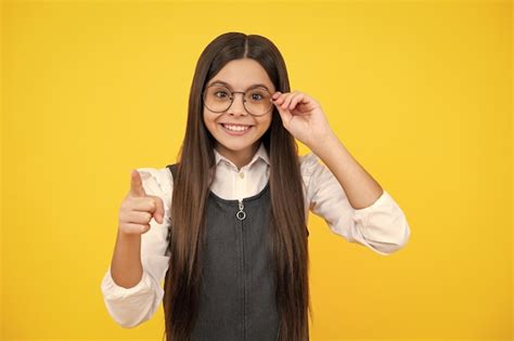 Adolescente Feliz Emociones Positivas Y Sonrientes Ni O Adolescente