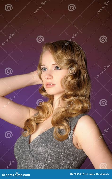 Une Belle Jeune Blonde Image Stock Image Du Adulte Exprimer