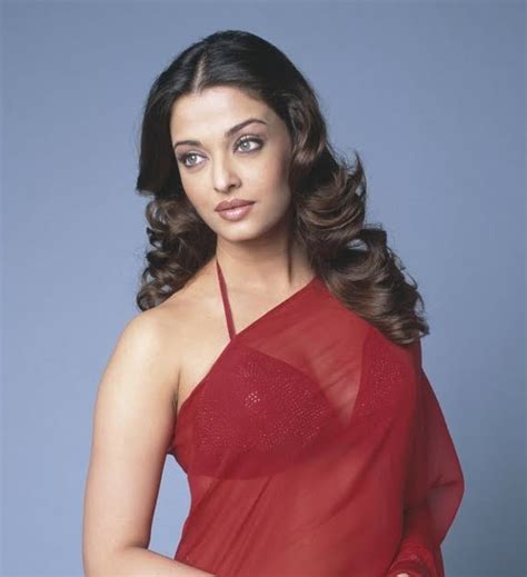 Aishwarya Rai Looks Hot In Red Saree Pics Red Bra
