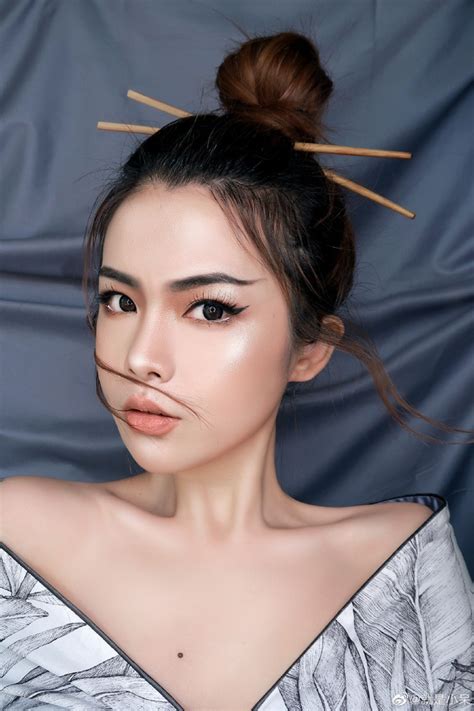 Không có gì đau đớn bằng hot girl Tik Tok tắt nhầm filter lúc livestream Sai một li đi một nữ thần
