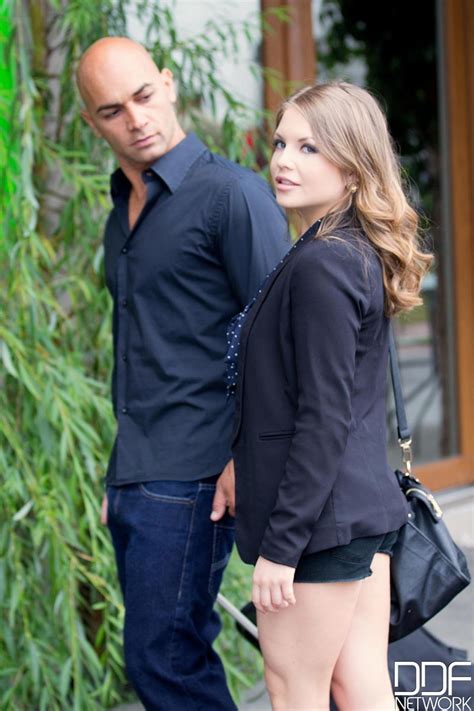 Beautiful Babe Sucks And Rides A Fat Cock In Bed Porn Pictures XXX