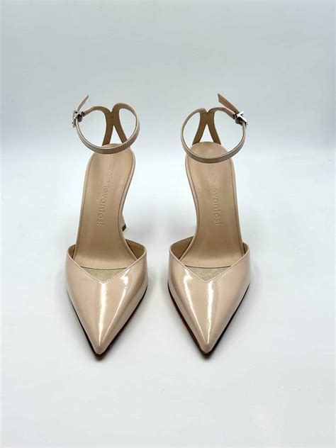 Decolletè Sergio Levantesi in Vernice Nude Dusty Rose con cinturino alla caviglia e tacco