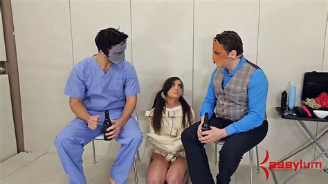 Geiler anal verrückter Teenager in der Analsex Unterwerfungsszene xHamster