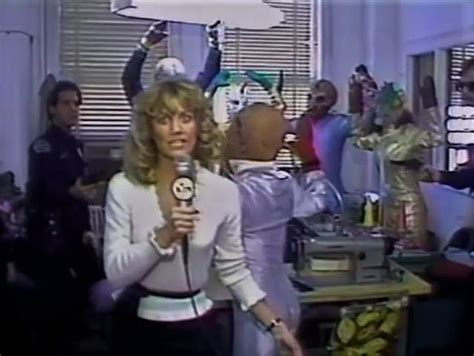 7 Hot Sexy Anne Bloom Bikini Pics