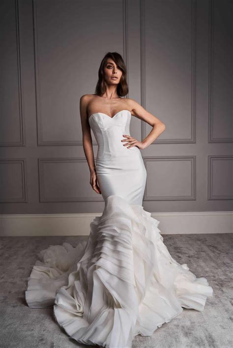 Leah Da Gloria | Anastasia Wedding Dress | Bridal Reflections