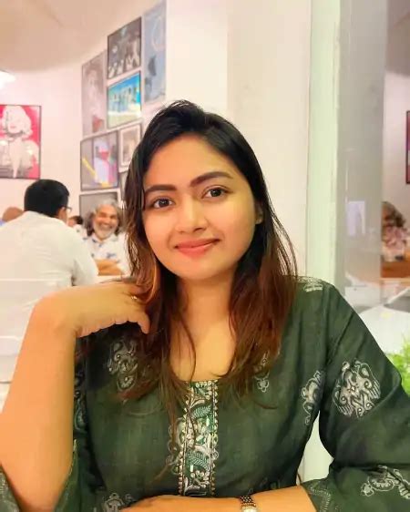 Zoya Rathore Latest Hot Pics And Photos Gallery