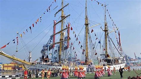 Sejarah Kri Dewaruci Sekarang Sandar Di Belitung Timur Kapal Layar