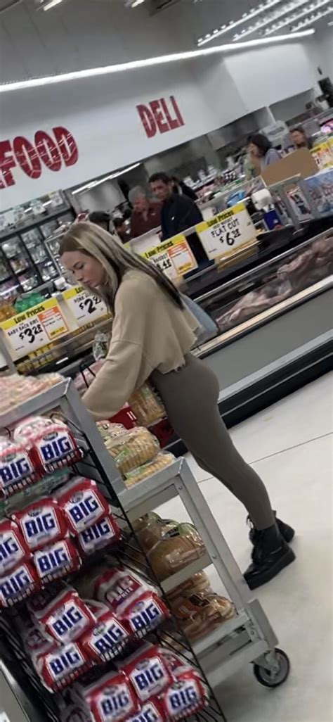 Really Hot Blonde College Girl With A Tight Ass Spandex Leggings Yoga Pants Forum