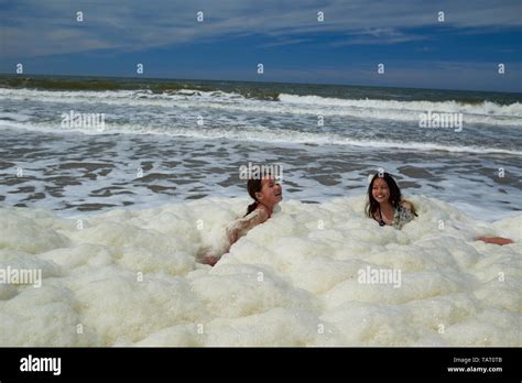 Preteen Girls Bikini Banque De Photographies Et Dimages Haute R Solution Alamy