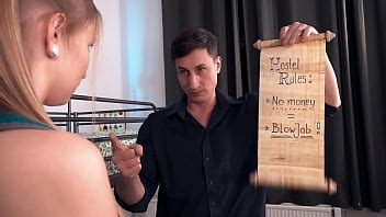 HORNY HOSTEL Darrell Deeps Chica Viajera De Grandes Tetas Follada En El Extranjero Por Una