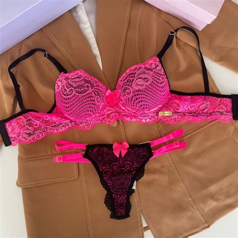 Conjunto De Lingerie Em Renda Suti Bojo E Calcinha String Dupla