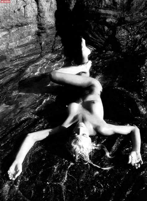 Farrah Fawcett Nude Pics Page