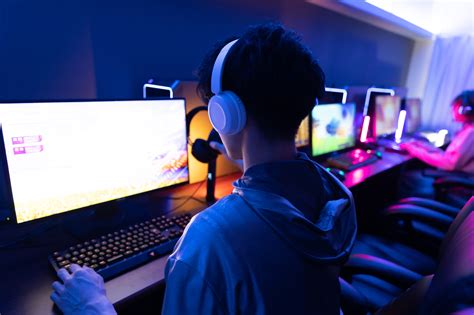 プロゲーマーになるには？仕事内容や年収、必要な資格・資質を解説