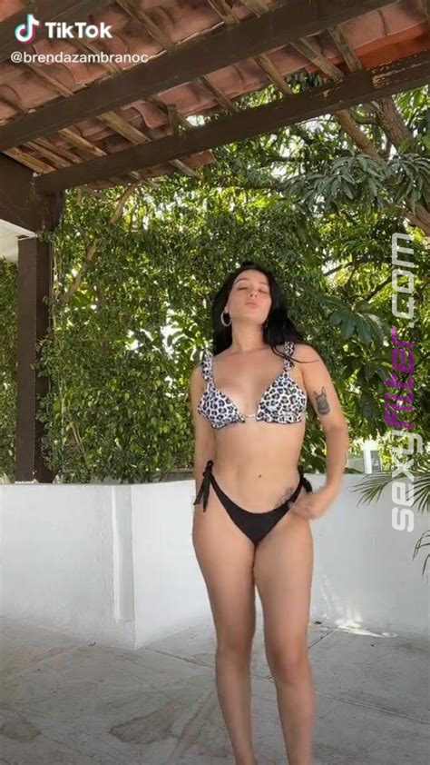 Sexy Brenda Zambrano In Leopard Bikini Top Sexyfilter