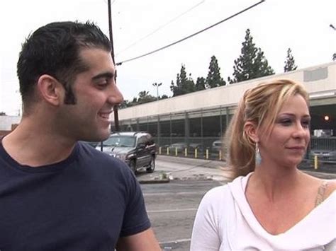 MILF Phyllisha Anne Takes A Big Cumshot On Her Face After Threesome