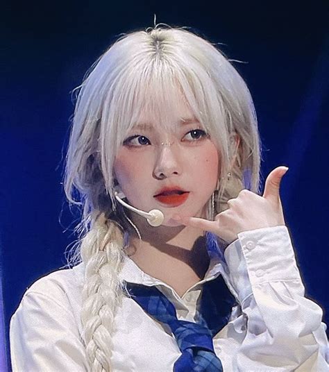 Pin By Lvurv On Aespa Karina Blonde Girl Icons