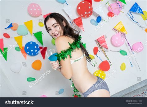 Sexy Hot Girl Wearing Bikini Dancing Foto Stock Shutterstock