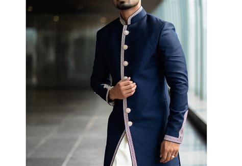 Traditional Indian Costumes For Men 