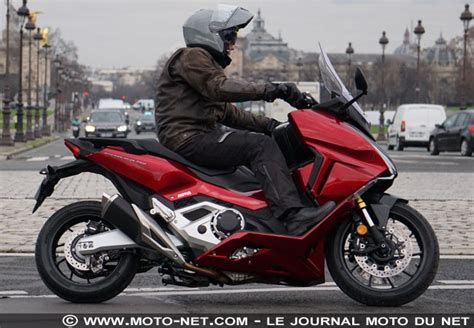 Scooter Essai Comparatif Honda Forza Vs Yamaha Tmax Le