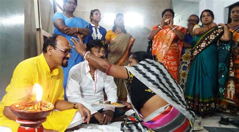 Sex Workers Celebrate Bhai Phonta In Sonagachi See Video