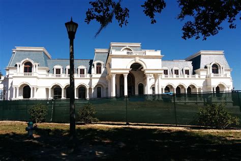 The Biggest Houses in the World: Antilia and More | Digital Trends