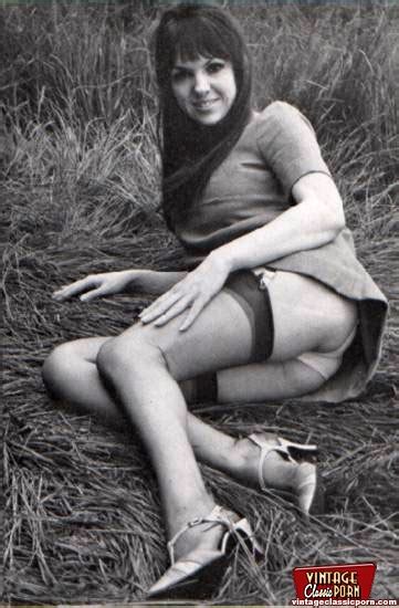 Horny Hairy Naked Chicks On High Heels Pos XXX Dessert Picture