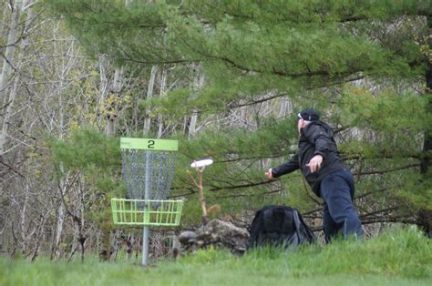 Hole 2 • Green Lane Sports Complex Paris On Disc Golf Courses