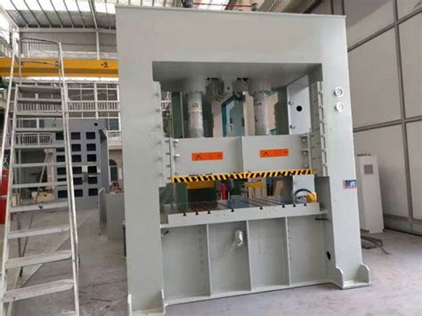 315t Stretching 245mpa Hydraulic Press Punching Machine