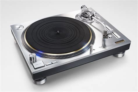 Panasonic S Reborn Turntable Celebrates The Triumph Of Vinyl Technics Turntables Turntable