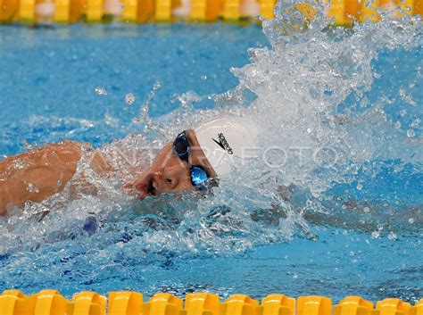 RENANG PENYISIHAN 100 METER GAYA BEBAS PUTRI ANTARA Foto