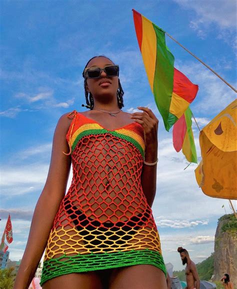 Pin De Latina Em Festival Cropped De Croche Preto Moda Croche Biquini De Croche Ciganinha
