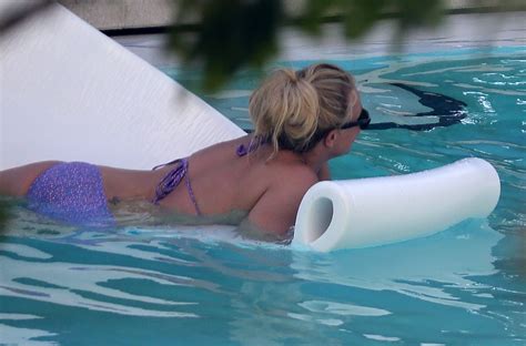 Britney Spears Sexy Bikini In Miami Photos The Fappening