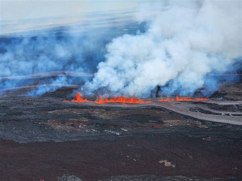 mauna loa eruption cuts access power  mauna loa observatory west