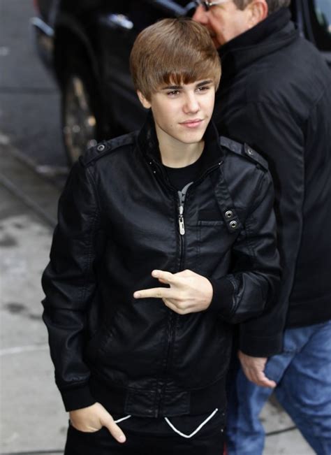 Justin Bieber Nude Show Off Hot Shots