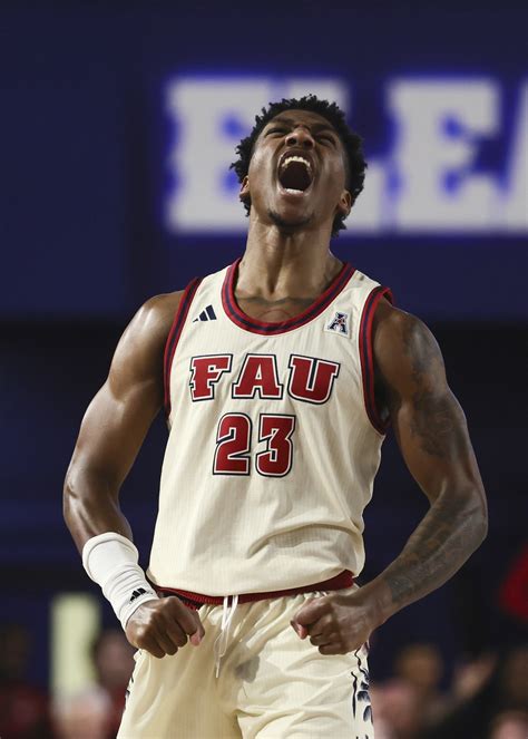 Johnell Davis Paces No Florida Atlantic Past Uab Reuters