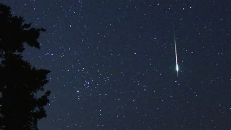 Hujan Meteor Perseid Pada Agustus Begini Cara Terbaik